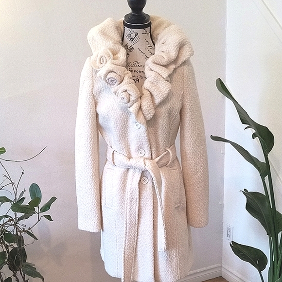 Lady Dutch High Society Elegant Cream Women's Trench Wool Coat. Medium. - Picture 1 of 8